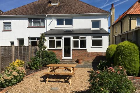 5 bedroom semi-detached house to rent, STUDENT HOME Kingsham Avenue, Chichester PO19