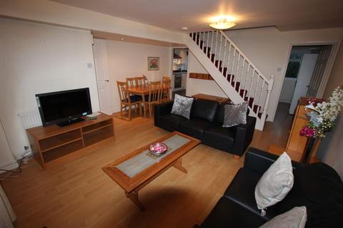 4 bedroom detached house to rent, 36A Forton Road