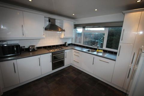 4 bedroom detached house to rent, 36A Forton Road