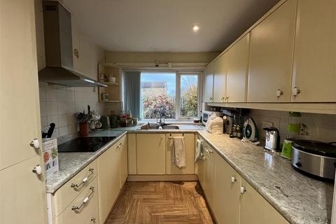 63 Union Road, Low Moor, Bradford, BD12 0DF