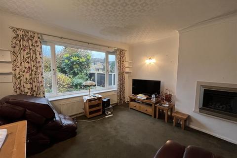 63 Union Road, Low Moor, Bradford, BD12 0DF