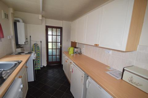 4 bedroom semi-detached house to rent, 39 Masons Place