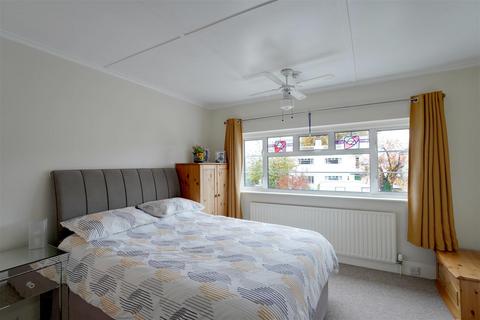51 Pine Avenue, Gravesend, DA12 1QY