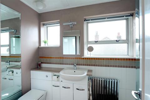 51 Pine Avenue, Gravesend, DA12 1QY