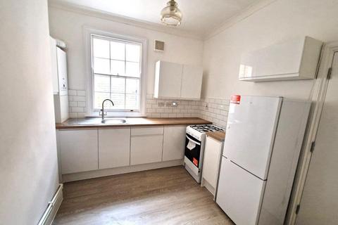 2 bedroom terraced house to rent, Hadley Street, London NW1