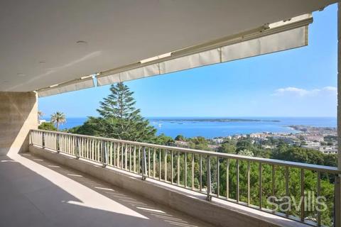 3 bedroom flat, Cannes, 06400, France