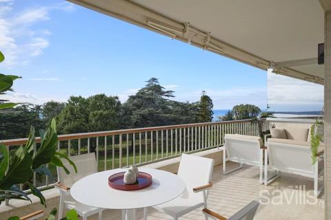 2 bedroom flat, Cannes, 06400, France