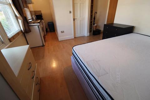 Studio to rent, Modern Studio, Buckley Road