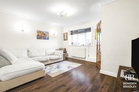 2 bedroom end of terrace house for sale, Brocket Way, Chigwell