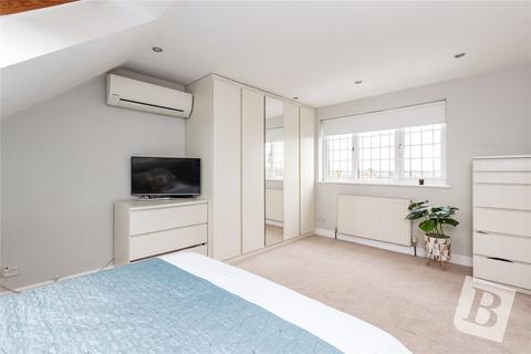 19 Cornwall Close, Hornchurch, RM11 3HA
