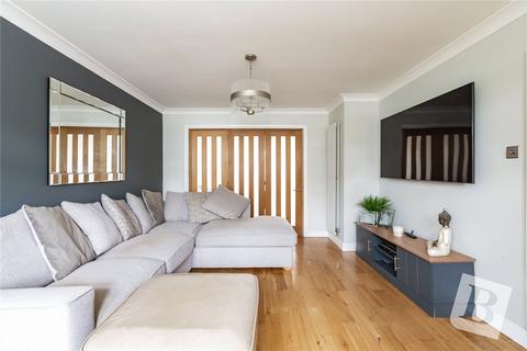 19 Cornwall Close, Hornchurch, RM11 3HA