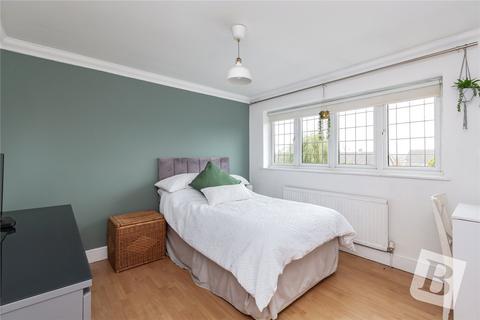 19 Cornwall Close, Hornchurch, RM11 3HA