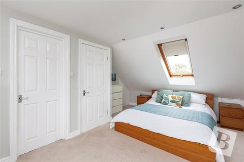 19 Cornwall Close, Hornchurch, RM11 3HA