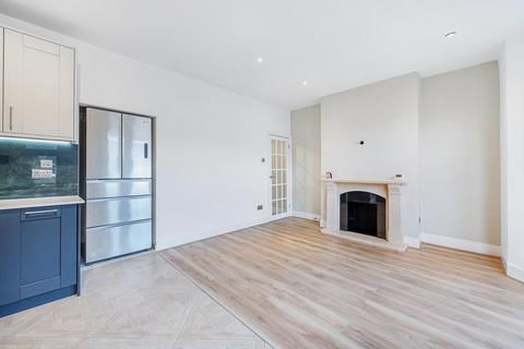 3 bedroom flat for sale, Seaford Road, Ealing, London, W13 9HU