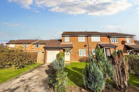 3 bedroom end of terrace house for sale, Sharples Green, Barton Hills, Luton, Bedfordshire, LU3 4BD