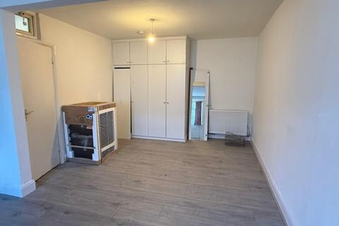 undefined, WAYE AVE, Hounslow