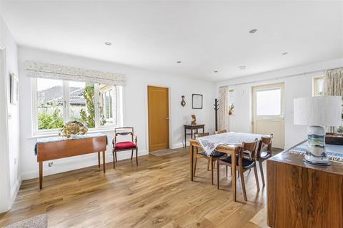 8 Whyts Acre, Linton, Cambridge, CB21 4AB