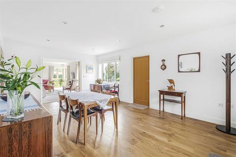 8 Whyts Acre, Linton, Cambridge, CB21 4AB