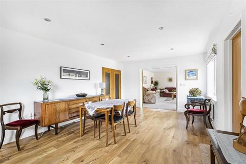8 Whyts Acre, Linton, Cambridge, CB21 4AB