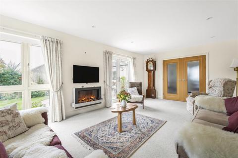 8 Whyts Acre, Linton, Cambridge, CB21 4AB