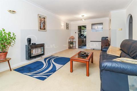 2 bedroom apartment for sale, Bosworth Road, Barnet EN5