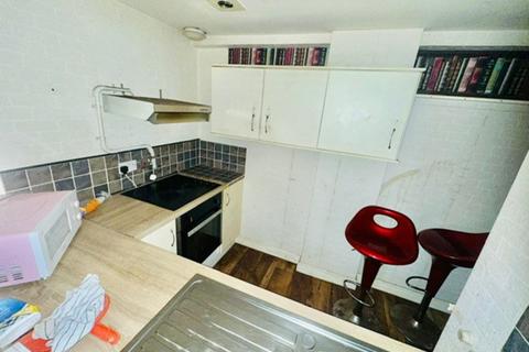 1 bedroom flat to rent, 12a, 2 Church St