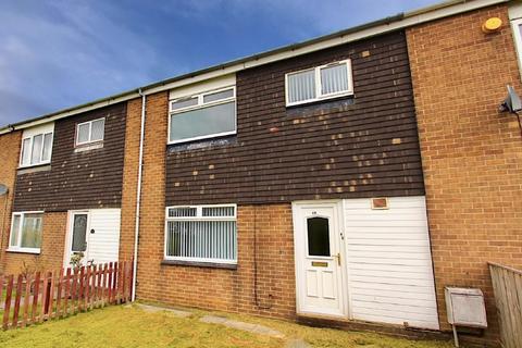 3 bedroom terraced house to rent, Kirkland Walk, Shiremoor.  NE27 0NR  * Garage *