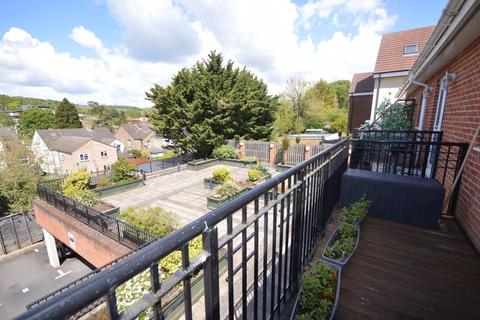 2 bedroom apartment to rent, Coningsby Road, High Wycombe HP13