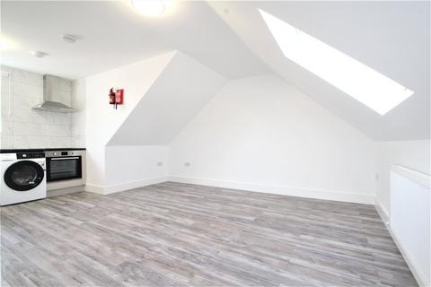 1 bedroom penthouse to rent, Greenford Road, London UB6