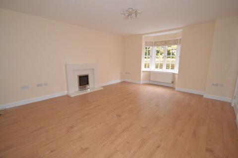 4 bedroom detached house to rent, Mcindoe Drive, Wendover HP22