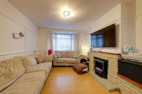 3 bedroom terraced house to rent, Northbrook Close, Worthing, BN14