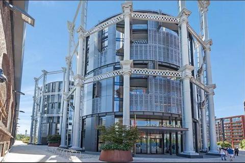 3 bedroom apartment to rent, Lewis Cubitt Square, London N1C