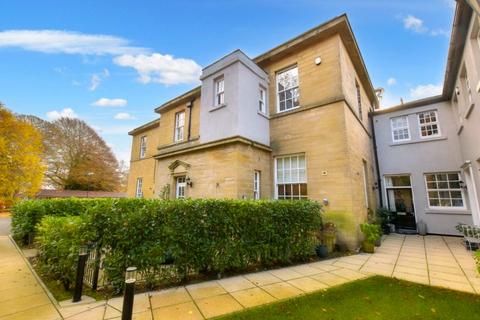 2 bedroom terraced house for sale, Lawns House, Chapel Lane, New Farnley, Leeds