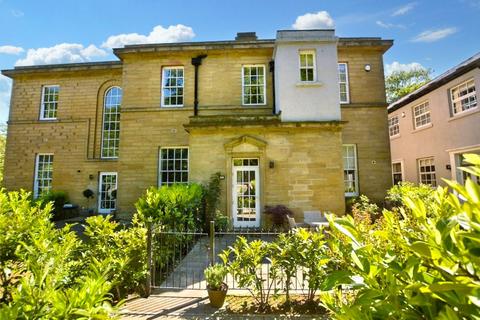 Lawns House, Chapel Lane, New Farnley, Leeds