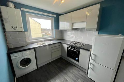 2 bedroom flat to rent, 14 Williamson Court, Largo Street,