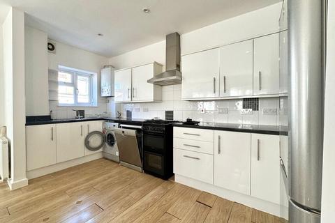 2 bedroom end of terrace house for sale, Silverliegh Road, Thornton Heath, CR7 6DS