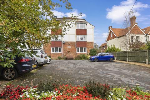 1 bedroom flat to rent, Rose Court, North Bank, West Sussex, Hassocks, BN6 8JG