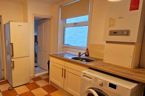 2 bedroom apartment to rent, 10 Ventnor Road, Portland DT5