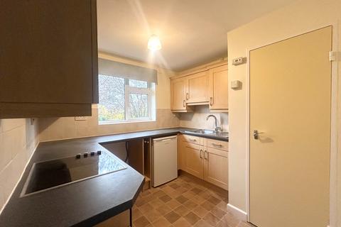 2 bedroom apartment to rent, Beech Tree Drive, Badshot Lea, Farnham