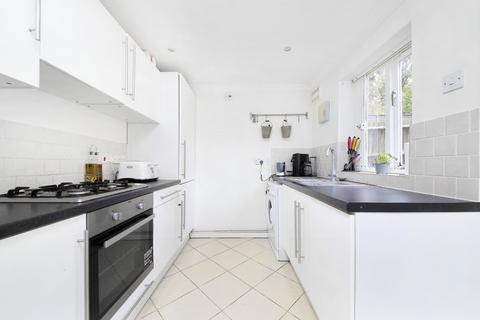 2 bedroom terraced house to rent, Ballater Road, London SW2