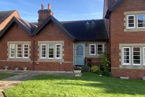 2 bedroom retirement property for sale, Pyndar Court, Newland, Malvern, WR13 5AX