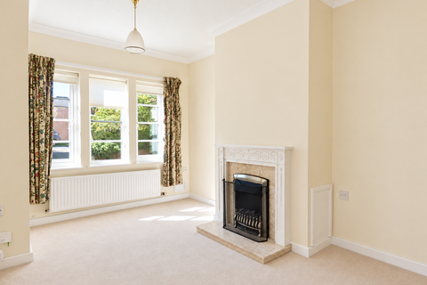 2 bedroom retirement property for sale, Pyndar Court, Newland, Malvern, WR13 5AX