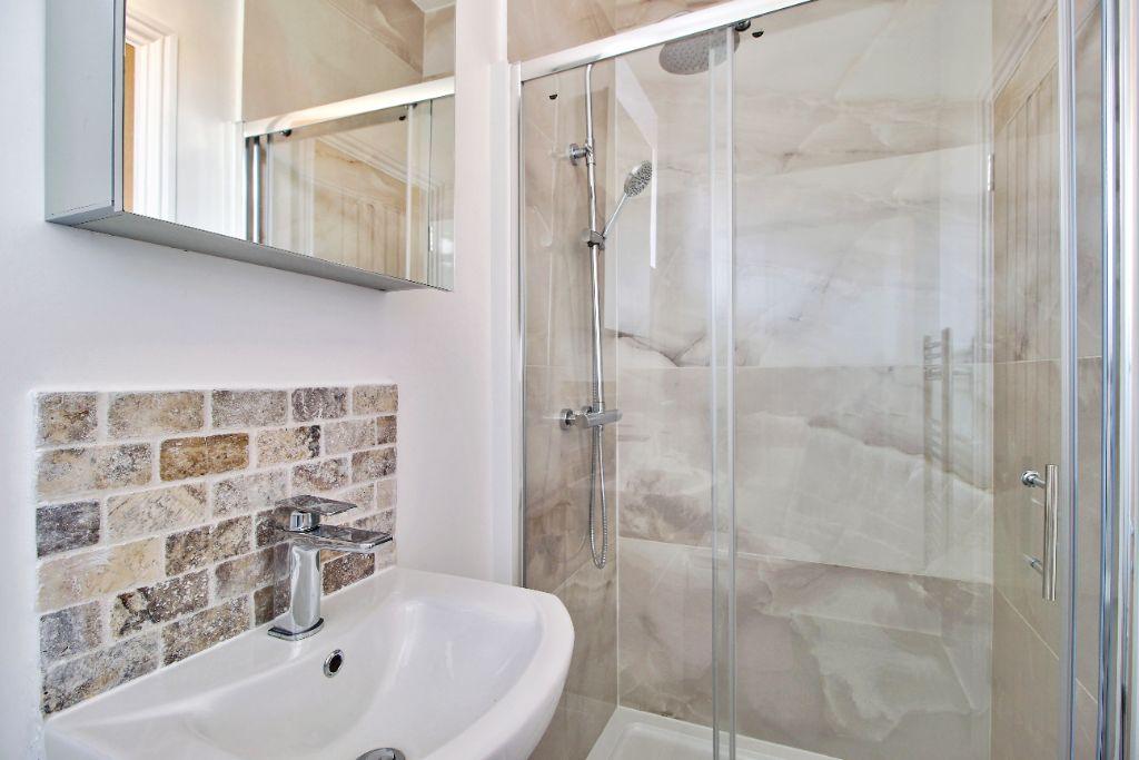 En-suite shower