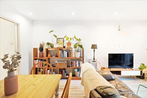 3 bedroom semi-detached house for sale, Noble Mews , Stoke Newington, London, N16