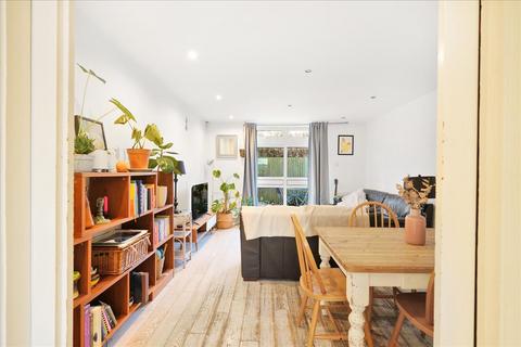 3 bedroom semi-detached house for sale, Noble Mews , Stoke Newington, London, N16