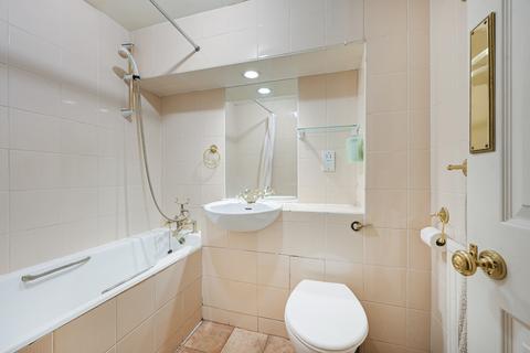 1 bedroom flat for sale, Salisbury House, 3 Drummond Gate, London, SW1V