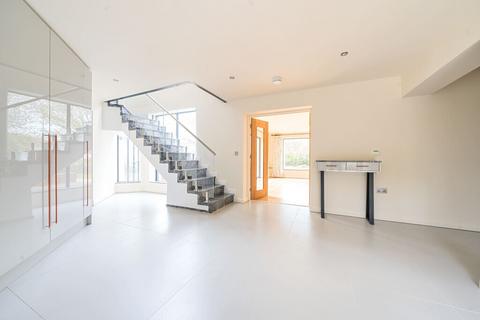 5 bedroom detached house to rent, Newbury Road, Berkshire RG20