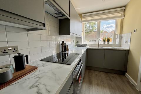 2 bedroom end of terrace house for sale, Oakview Walk, Essex CM18