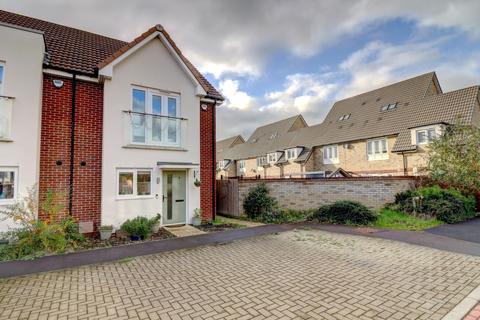 2 bedroom end of terrace house for sale, Laidler Crescent, Buckinghamshire HP27