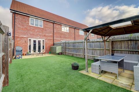 2 bedroom end of terrace house for sale, Laidler Crescent, Buckinghamshire HP27